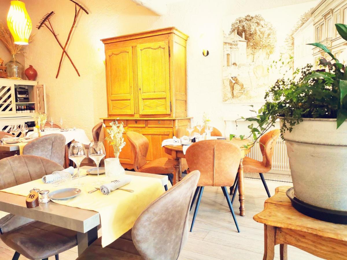 Logis La Sapiniere Hotel Remilly-Aillicourt ภายนอก รูปภาพ